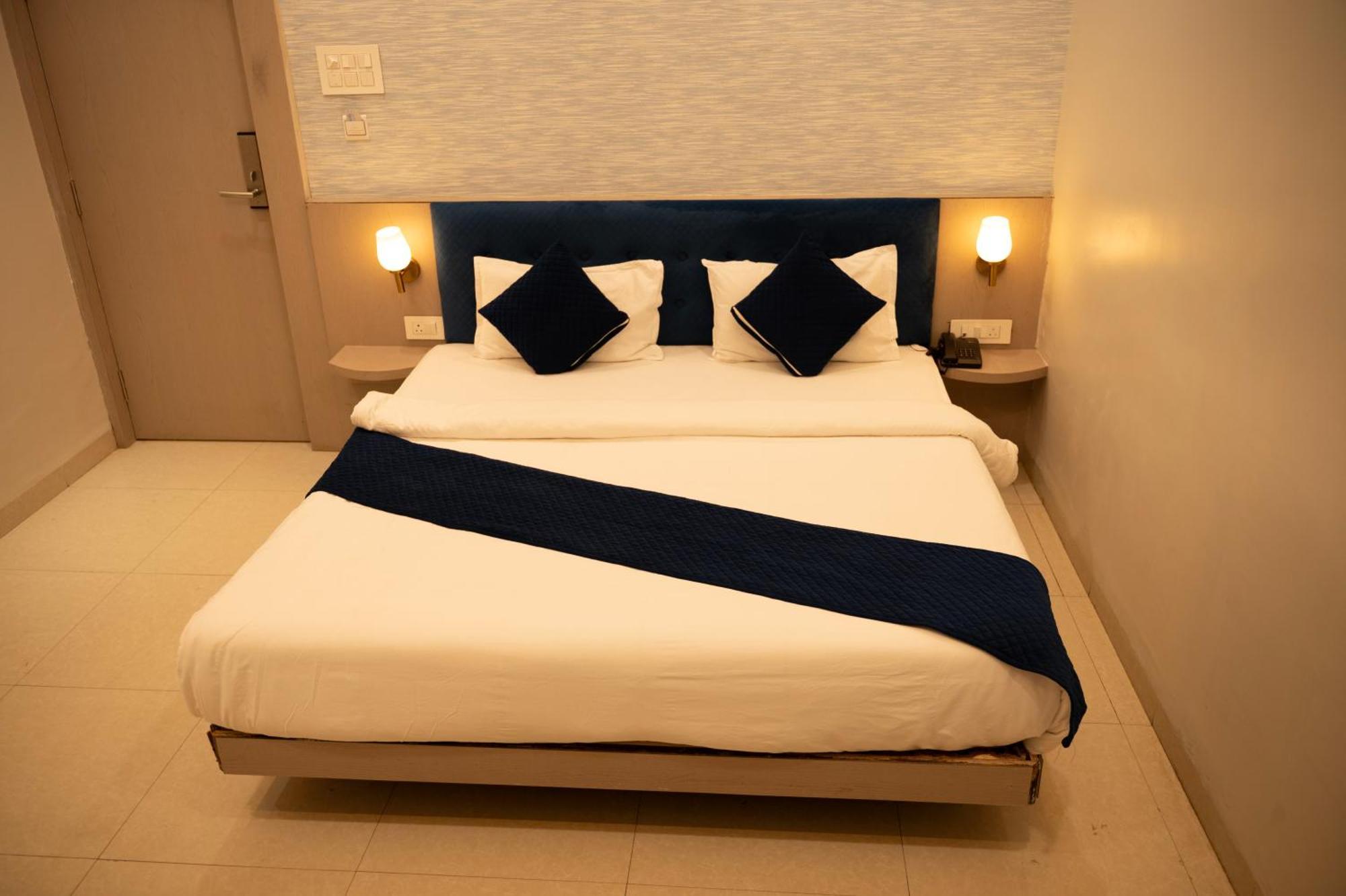 Hotel Manaal Akolia Luaran gambar