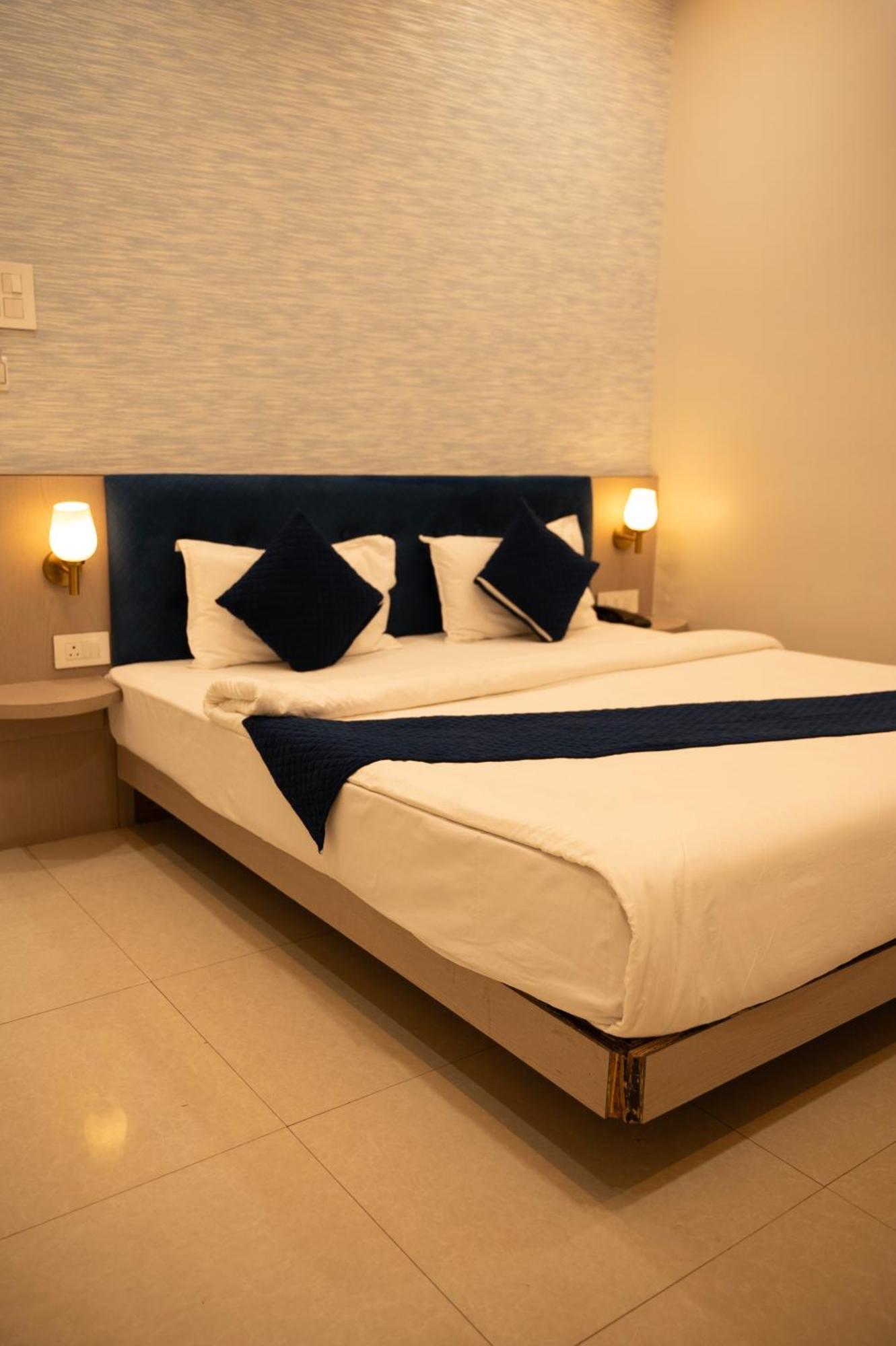Hotel Manaal Akolia Luaran gambar